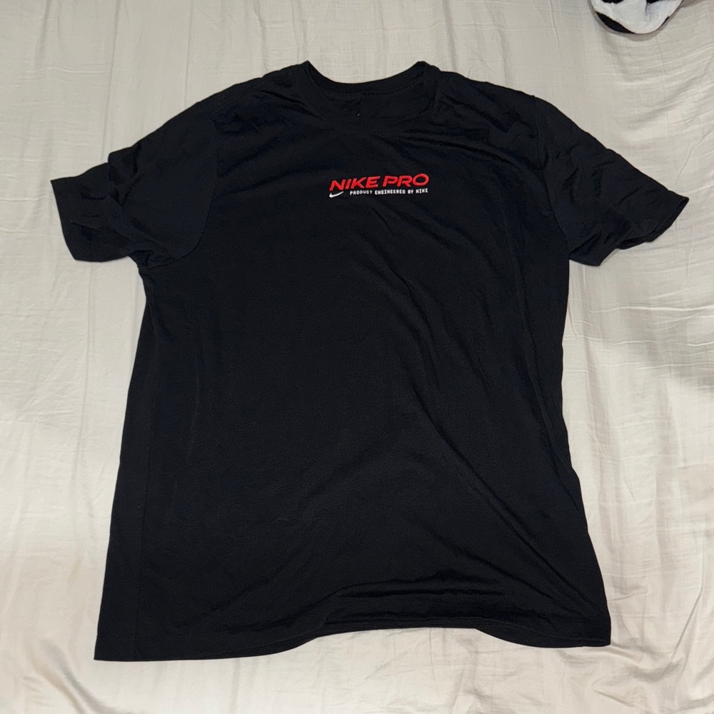 Nike Pro Men's Black and Red Short Sleeve Tee